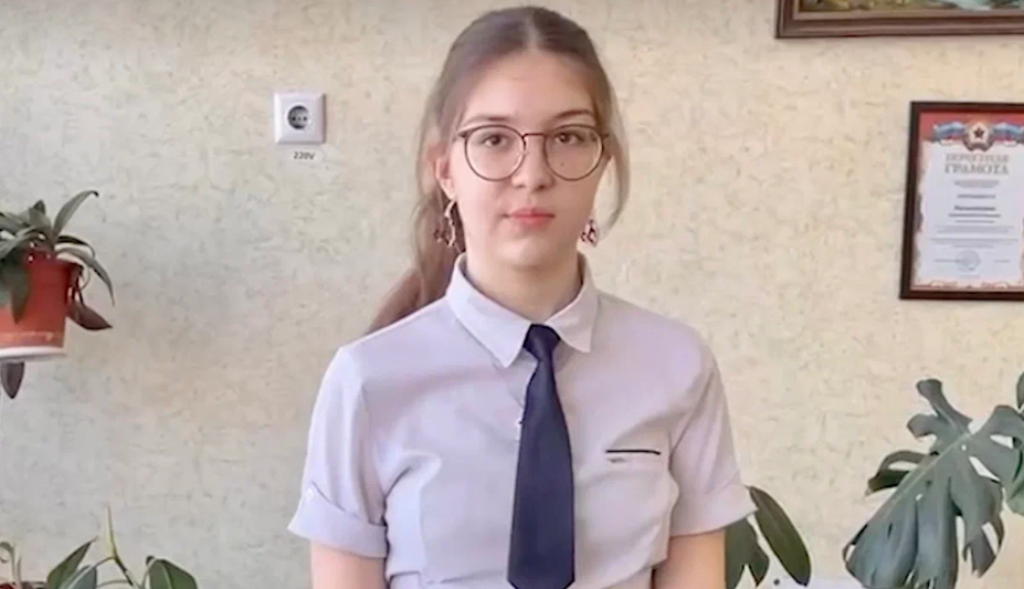 В луганской школе № 55 прошел отборочный матч чемпионата по чтению вслух среди старшеклассников «Страница’23»